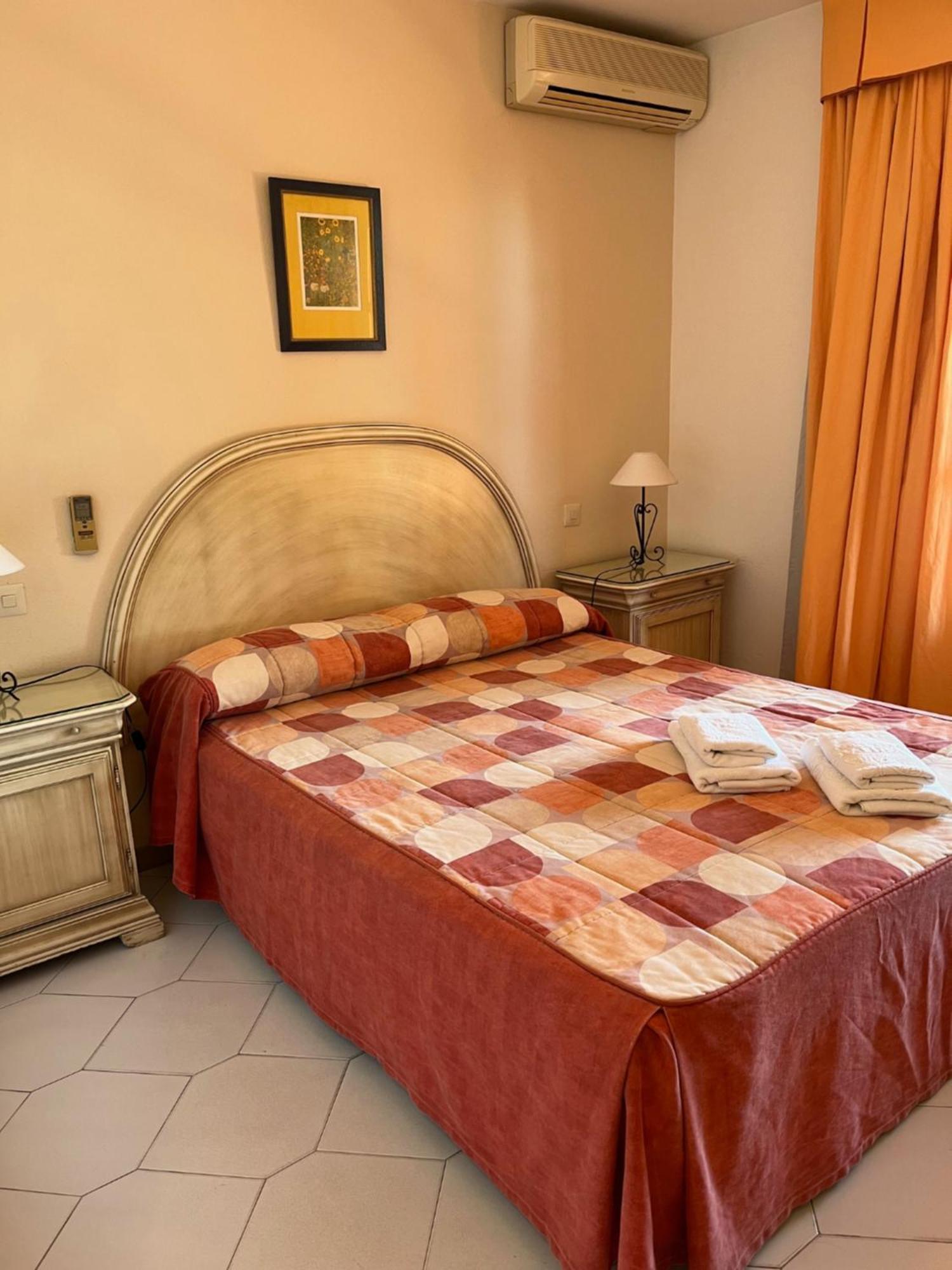 Apartamentos El Toro マルベーリャ エクステリア 写真